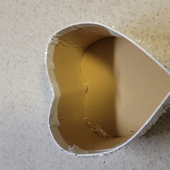 Valentine Gifting Box - Picture 2 of 5